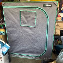 Grow tent