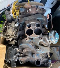 Smallblock Corvette 350 Intake + Carb
