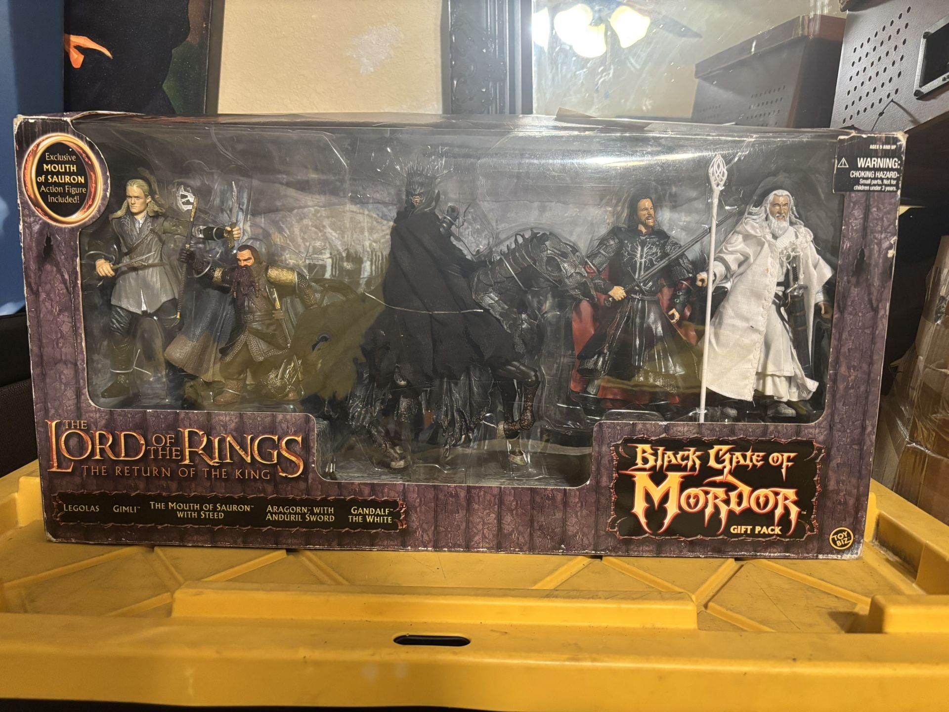 Lord of the Rings: The Return of the King Black Gate of Mordor Gift Pack