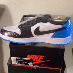 Air Jordan 1 Retro Low Powder blue Men Grade School Size 7Y