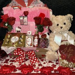 Luxurious Valentine’s Day Gift Basket