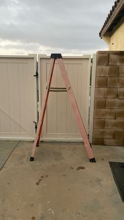 Fiberglass A-Frame Step Ladder