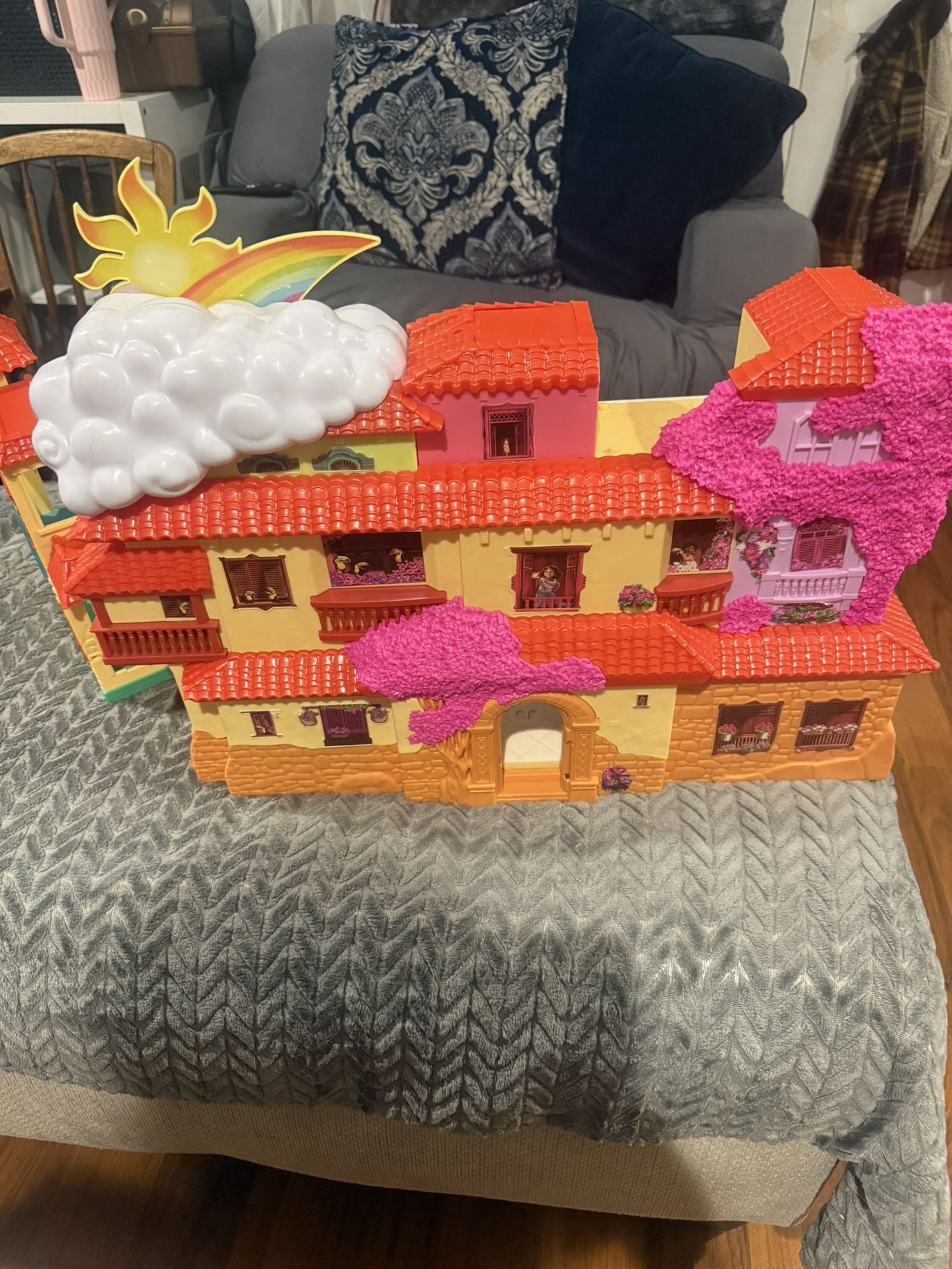 Large And Small Encanto Houses - Selling Together