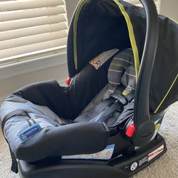 Graco SnugRide Click Connect 30 Infant Car Seat