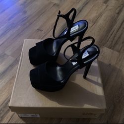 New! Steve Madden Women’s Ankle Strap Platform Dress Sandals Size 9