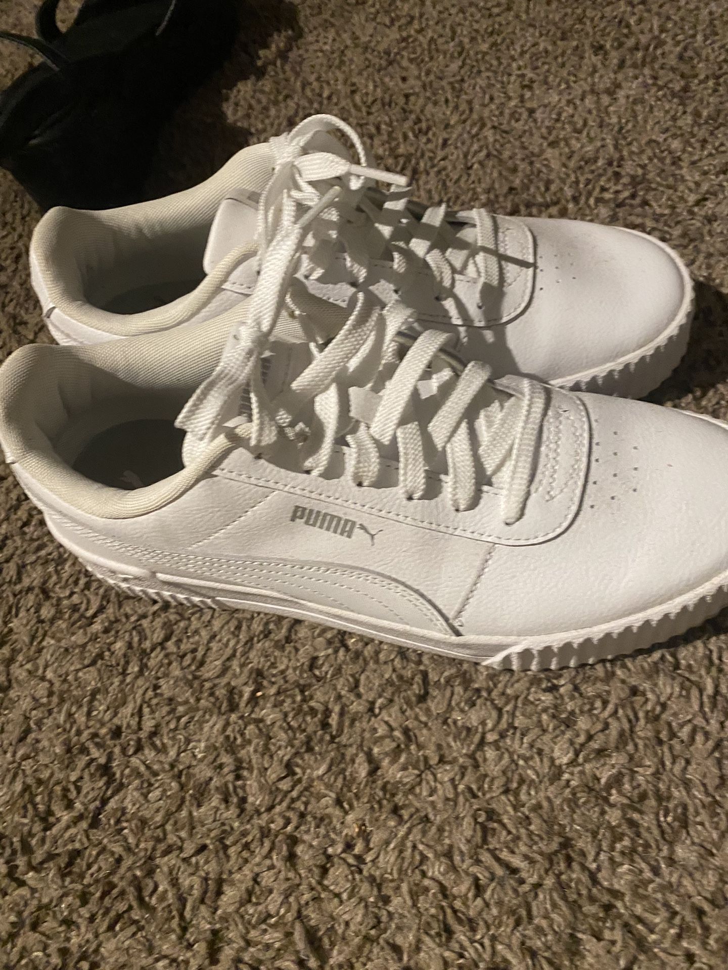 Like New Women Pumas