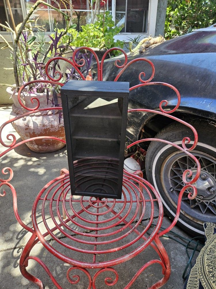 Collectibles display cabinet