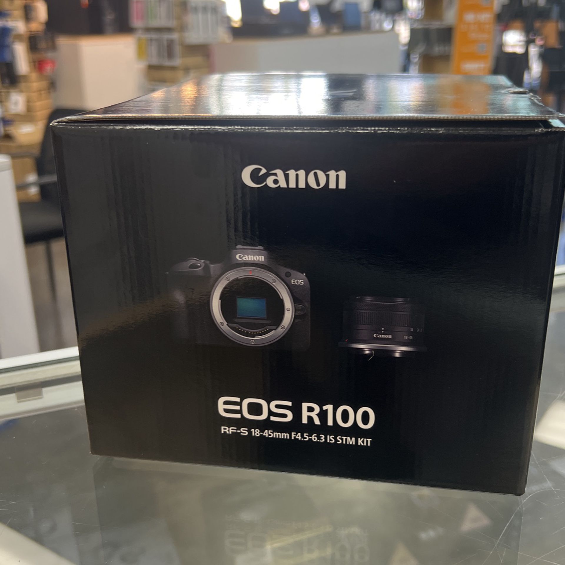 Canon EOS R100 Mirrorless Camera with 18-45mm Lens