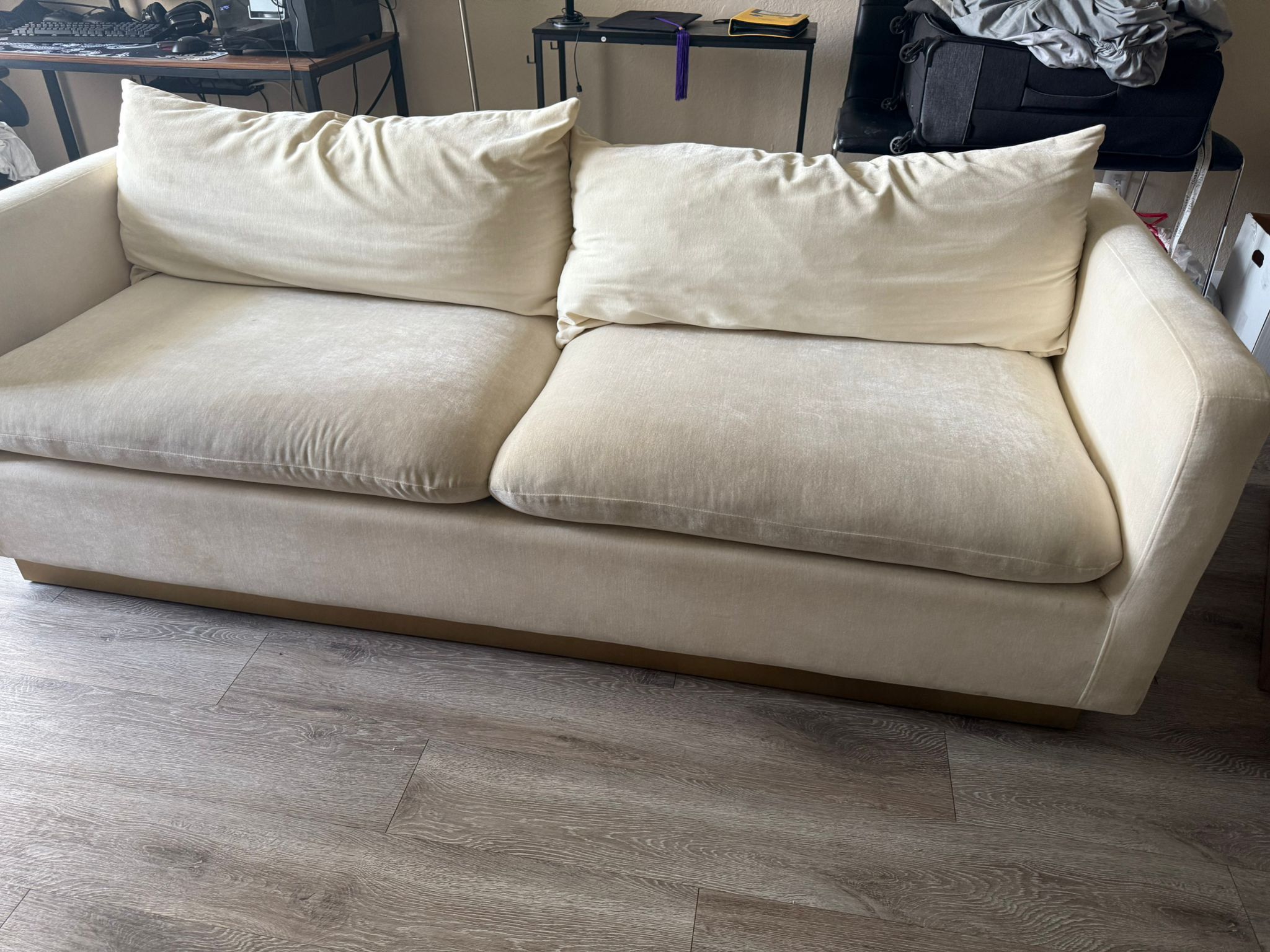 Beige Modern Sofa β Comfortable & Spacious