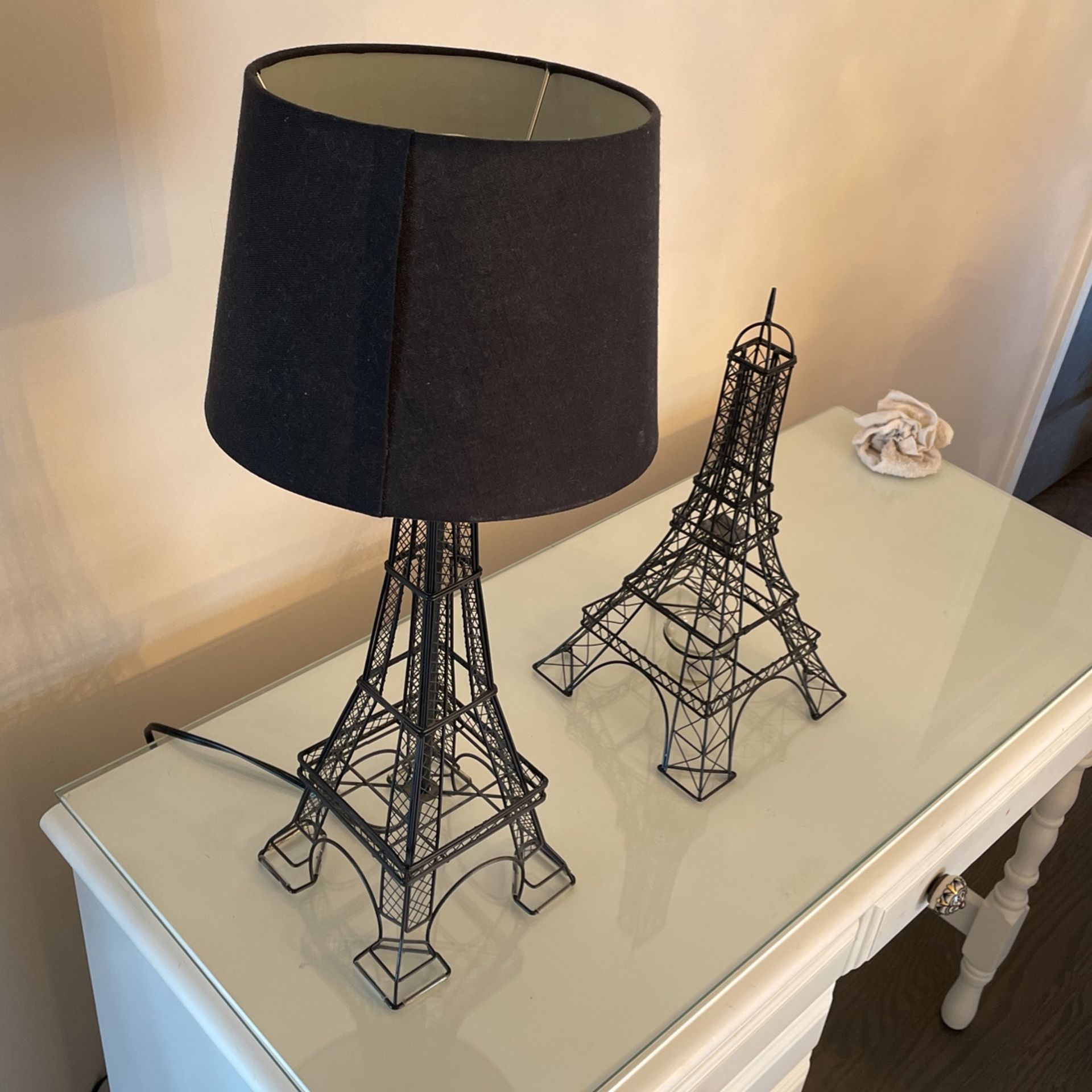 Eiffel Tower Light & Candle Holder for Sale in Blue Island, IL - OfferUp