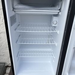 Mini fridge/freezer 