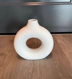Large White Donut Ceramic Vase 9"H×9"W