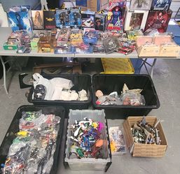 OFFER- HUGE Action Figure & Statue Collection - 200+ pieces