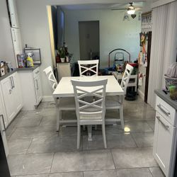 Like New Dining Set 