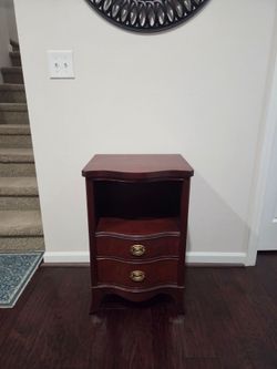 Mahogany Nightstand/End Table