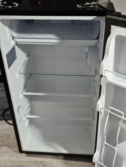 Frigidaire 3.3 Cu Ft Stainless Steel Mini Fridge & Freezer – Excellent Condition