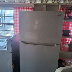 Frigidaire Refrigerator 