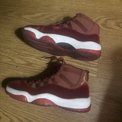 Red Velvet Retro 11s Trades Or Best Cash Offer 