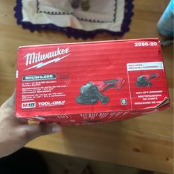 Milwaukee M18 4 1/2-5” angle grinder