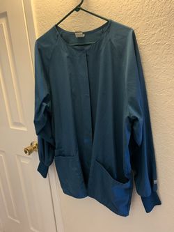 Two medical jacket size L dos camisas de manga larga de uso Médico