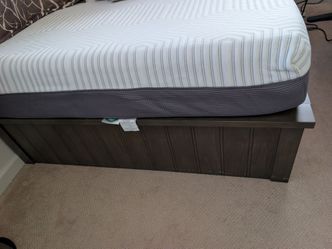 Full Mattress with bedframe