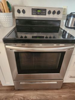 Frigidaire stove good condition needs power cord