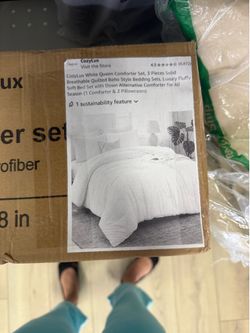 CozyLux White Queen Comforter Set 3 Piece