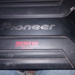 Pioneer 900 Watt Amp