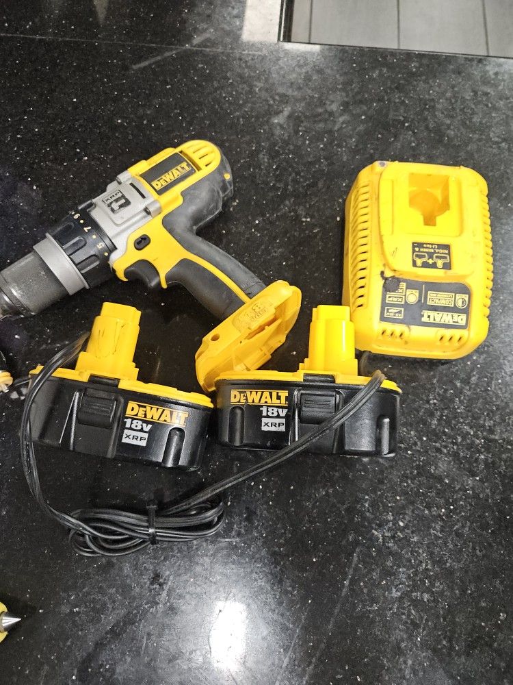 Dewalt DCD950 CORDLESS DRILL DRIVER HAMMERDRILL 2 BATTERIES CHARGER 