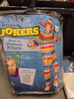 Jokers Murr as human piñata