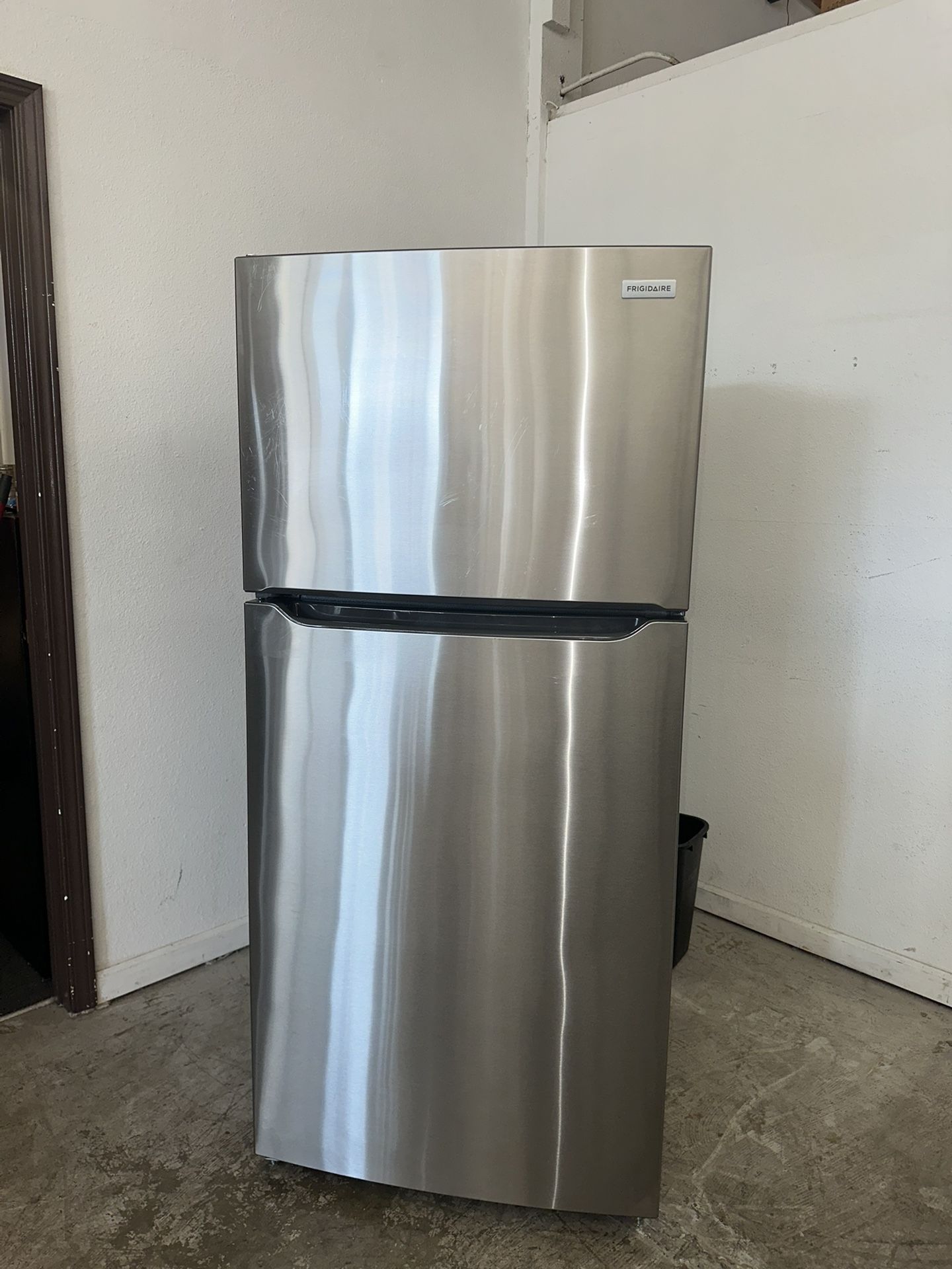 Frigidaire Top Bottom Refrigerator