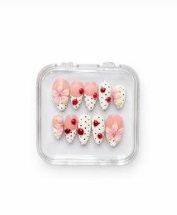Press on nails
