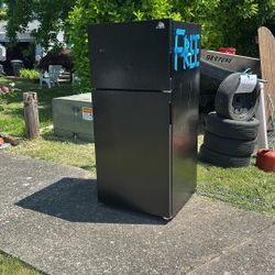 FREE FRIDGE 
