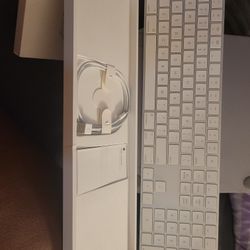 Laptop Stand, Apple Magic Keyboard and mouse