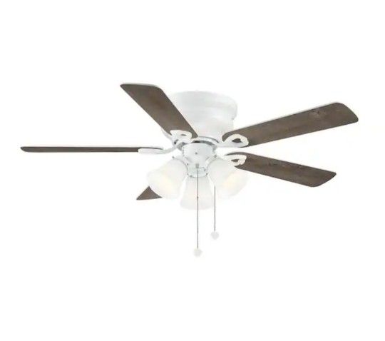 Hampton Bay
Clarkston II 44 in. LED Indoor White Ceiling Fan with Light Kit