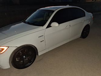 2008  BMW 328i.
