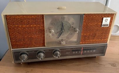 General Electric Vintage AM Clock  Radio