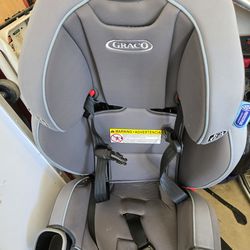 The Graco® Extend2Fit® Convertible Car seat