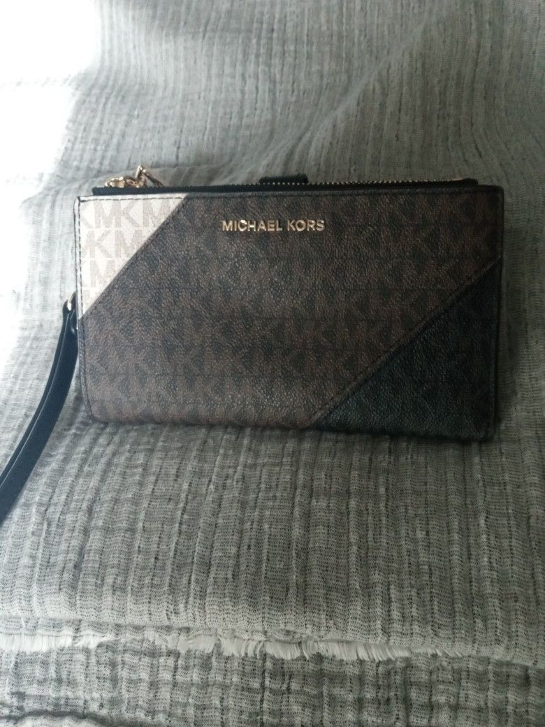 Michael Kors Double Zipper Wallet