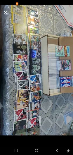 Large collection of sport catds NBA MLB NFL