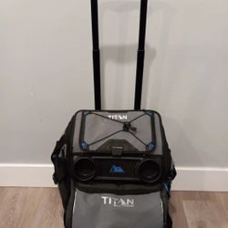 Titan Deep Freeze Cooler Bag On Wheels