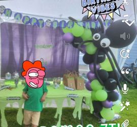 Goosebumps Balloon Arch
