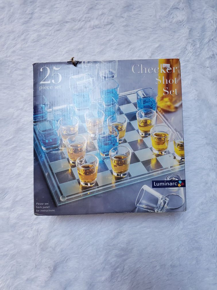 CHECKERS SHOT GLASS SET DRINKING GAME! 25PC