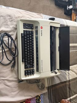 Olympia Typewriter Electronic Compact
