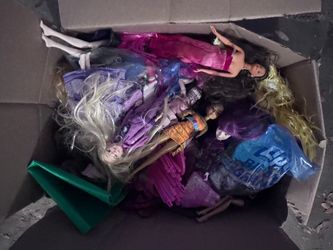Assorted dolls
