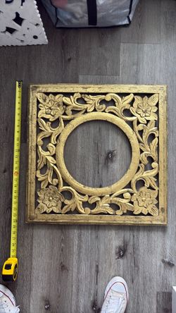 Used Gold Wall Decor