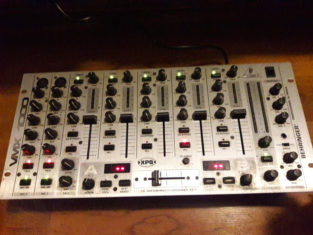 BEHRINGER Pro Mixer VMX 1000