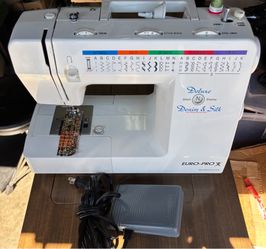 Euro-Pro Denim & Silk Deluxe Sewing Machine Fully Serviced And Sewing Excellent.