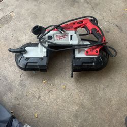 Milwaukee - 11 Amp Deep Cut Band Saw 