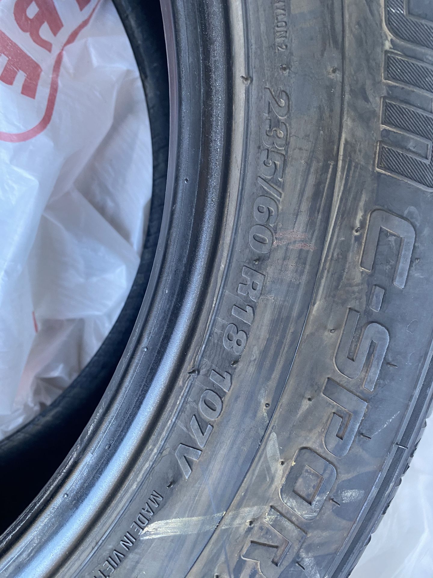 Phantom Sport Tire 235/60/r18 Used Tire At 40% No Leaks For 18in Wheel